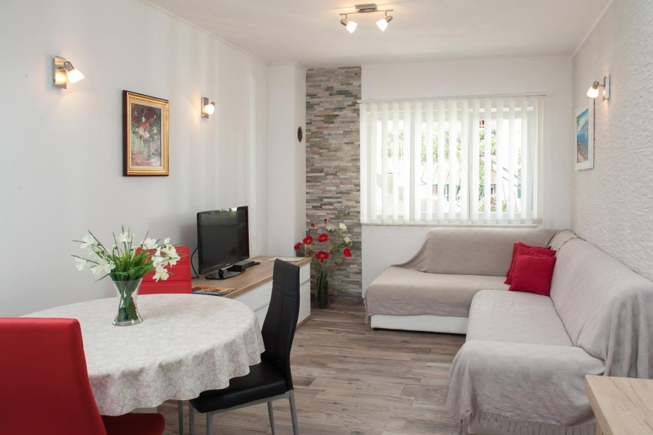 City Apartment Sara Макарська Екстер'єр фото